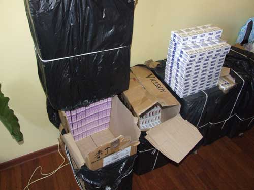 Foto Tigari de contrabanda confiscate de politisti (c) IPJMM